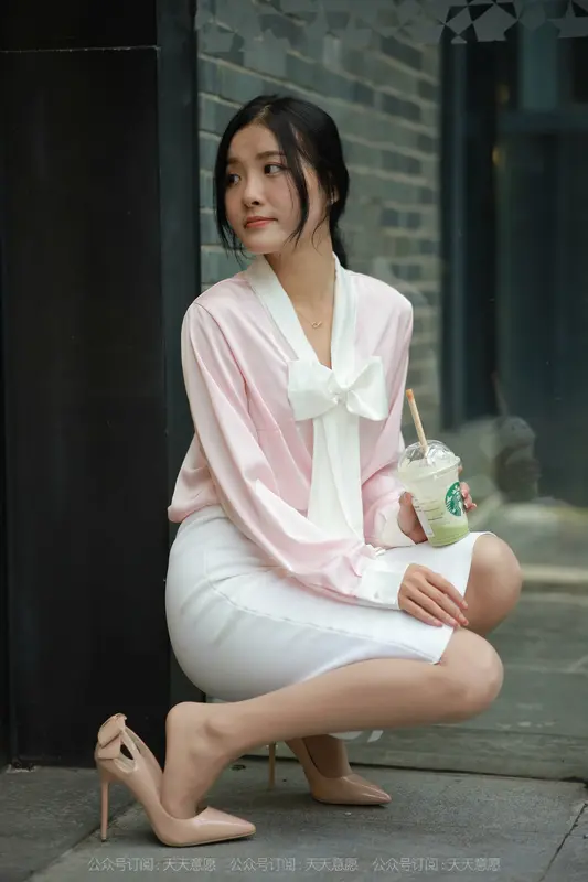 [IESS异思趣向]2021.11.19 丝享家978:婉苹《粉红色的回忆》 1