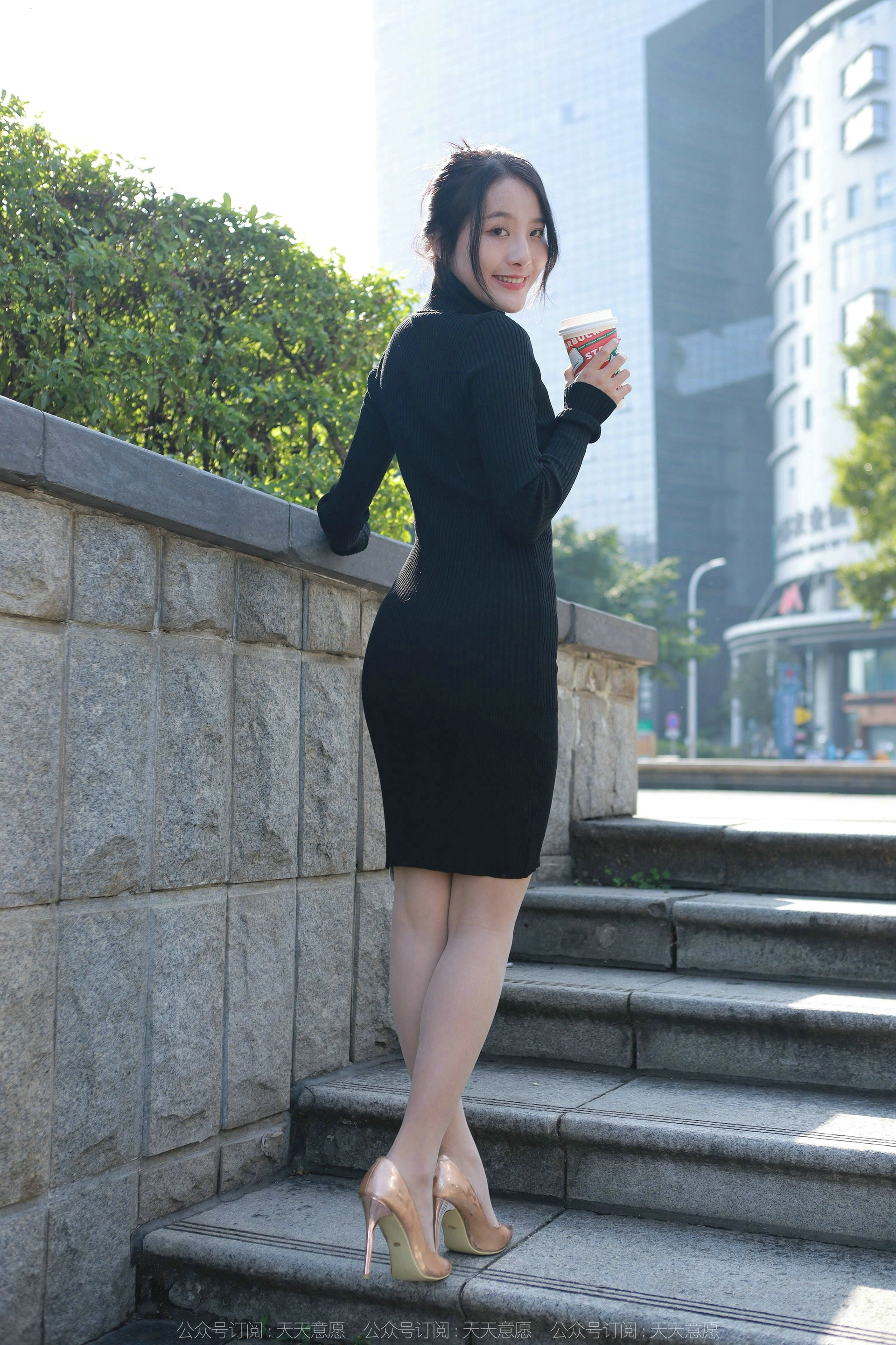 [IESS异思趣向]2022.03.21 丝享家1035:婉萍《黑色包臀裙》 2